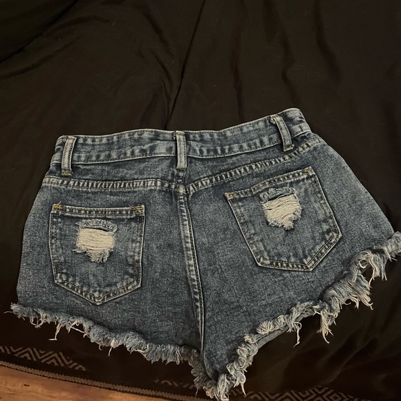 Distressed shorts size small (fits size 2-3) - Picture 2 of 3